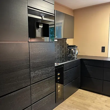 Stylish Flat With Mountain View * Tromso