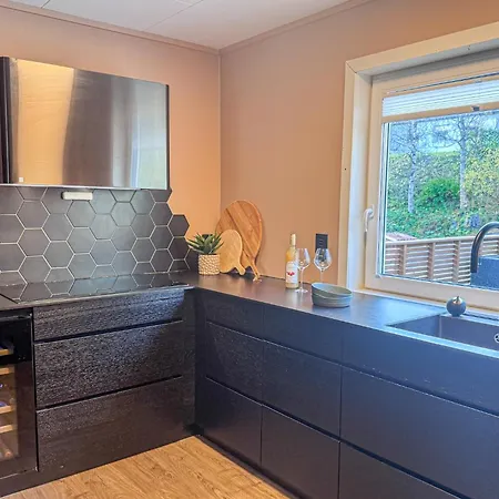 Spacious 3br - Sleeps 6 - Prime Locatation 아파트 트롬쇠