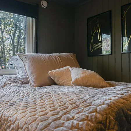 Spacious 3br - Sleeps 6 - Prime Locatation