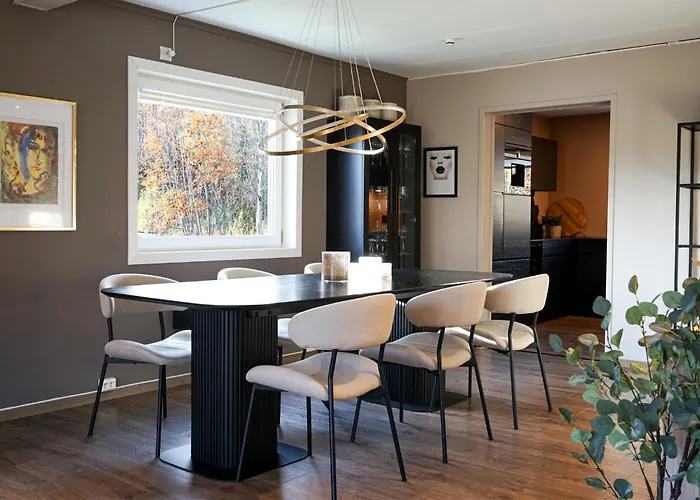 Spacious 3br - Sleeps 6 - Prime Locatation 特罗姆瑟