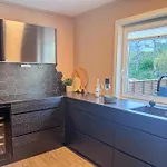 Spacious 3br - Sleeps 6 - Prime Locatation شقة ترومسو